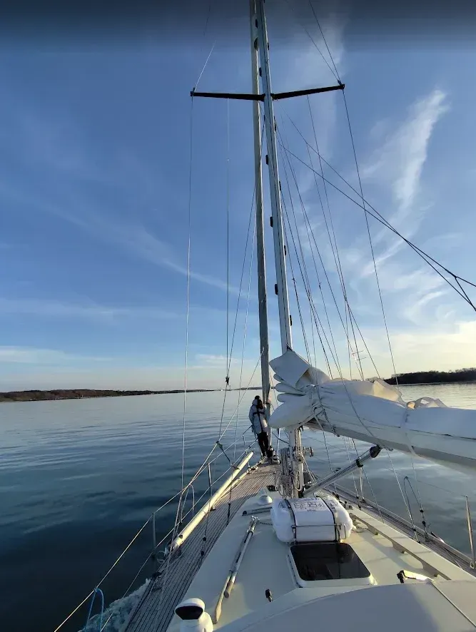 Paraíso Cercano: Los 10 Mejores Destinos para Navegar en España