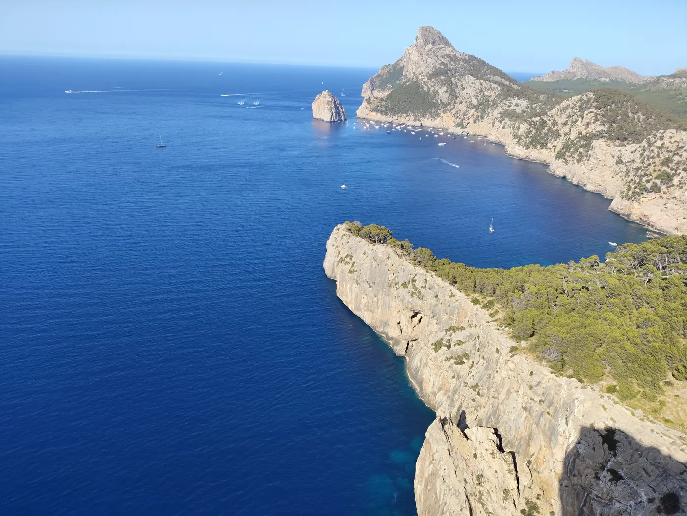 El Cap de Formentor, en Mallorca, con el agua turquesa a sus pies